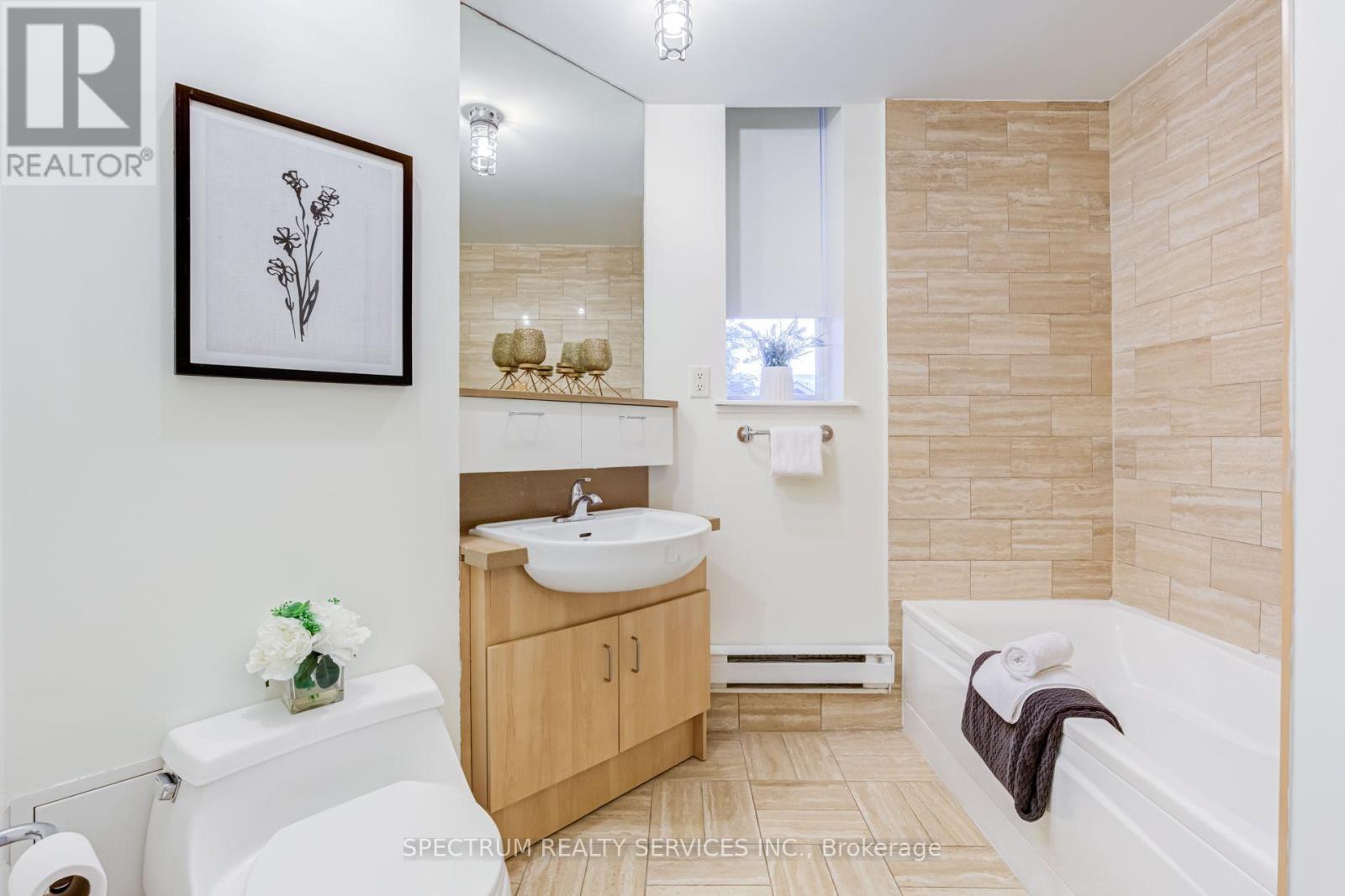 70 Alexander Street, Toronto, Ontario  M4Y 3B6 - Photo 11 - C13882956