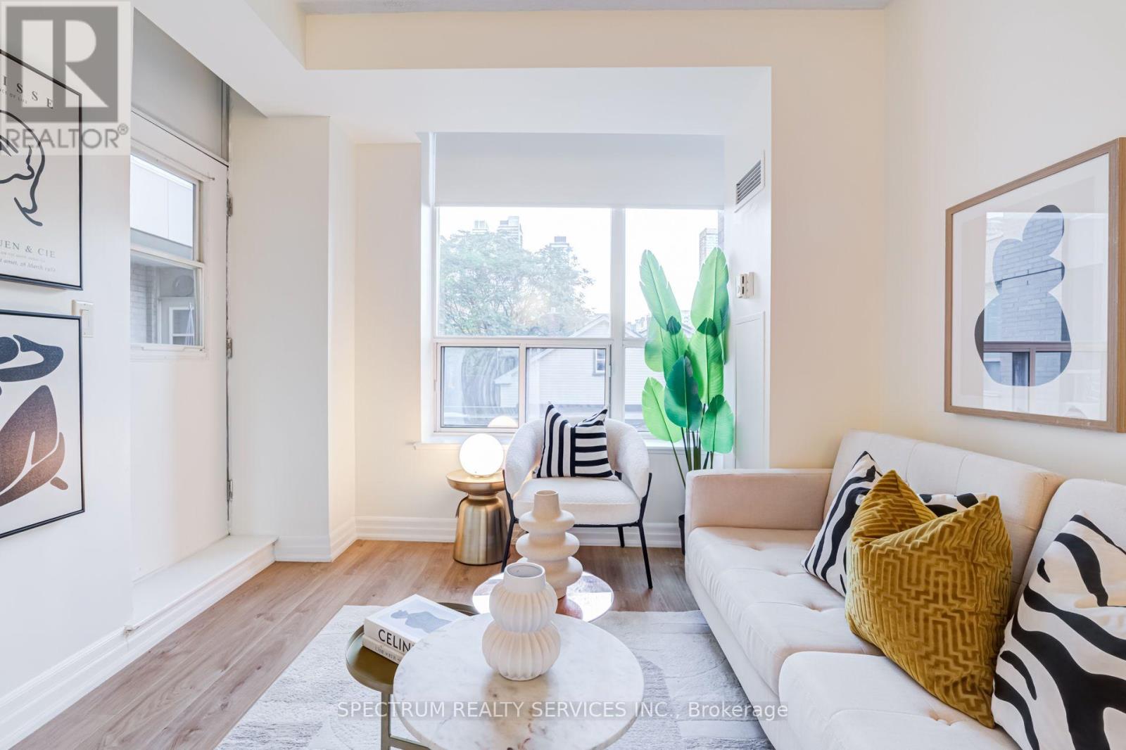 70 Alexander Street, Toronto, Ontario  M4Y 3B6 - Photo 2 - C13882956