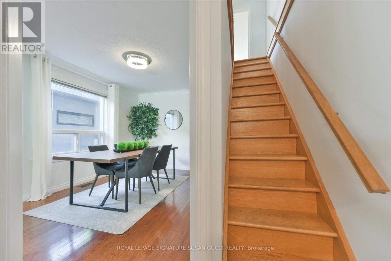 725 Sammon Avenue, Toronto, Ontario  M4C 2E3 - Photo 13 - E13882754