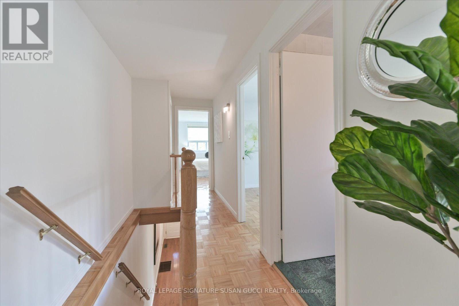 725 Sammon Avenue, Toronto, Ontario  M4C 2E3 - Photo 14 - E13882754