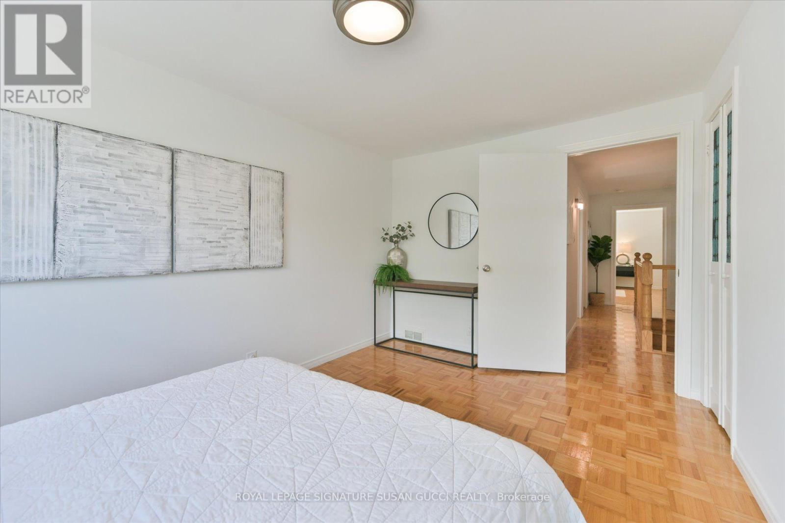 725 Sammon Avenue, Toronto, Ontario  M4C 2E3 - Photo 19 - E13882754