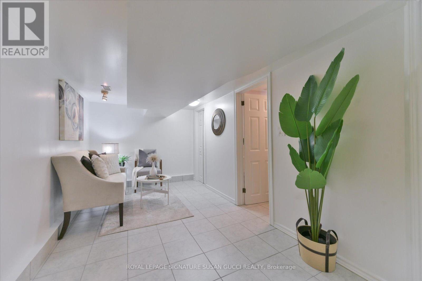 725 Sammon Avenue, Toronto, Ontario  M4C 2E3 - Photo 22 - E13882754