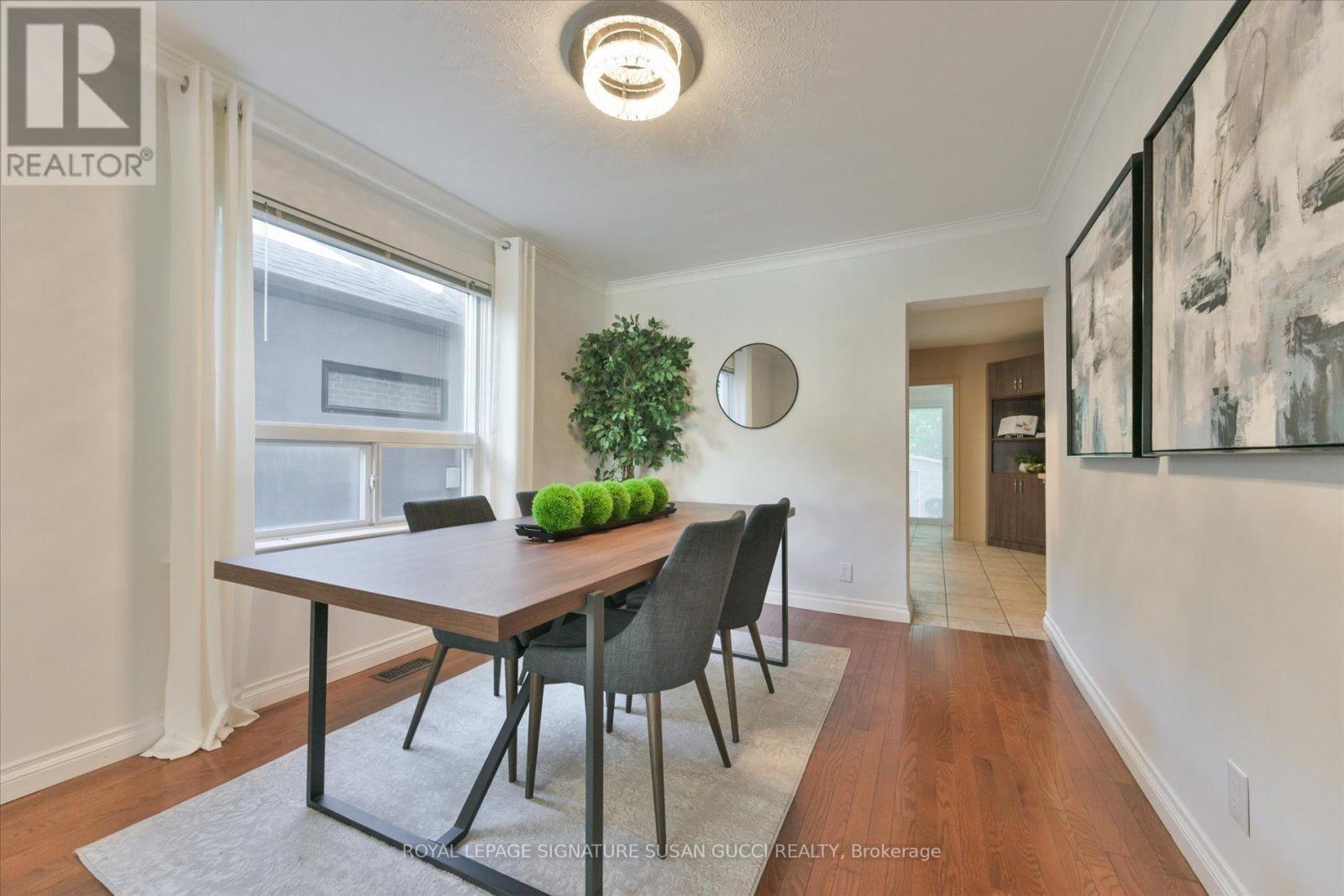 725 Sammon Avenue, Toronto, Ontario  M4C 2E3 - Photo 6 - E13882754