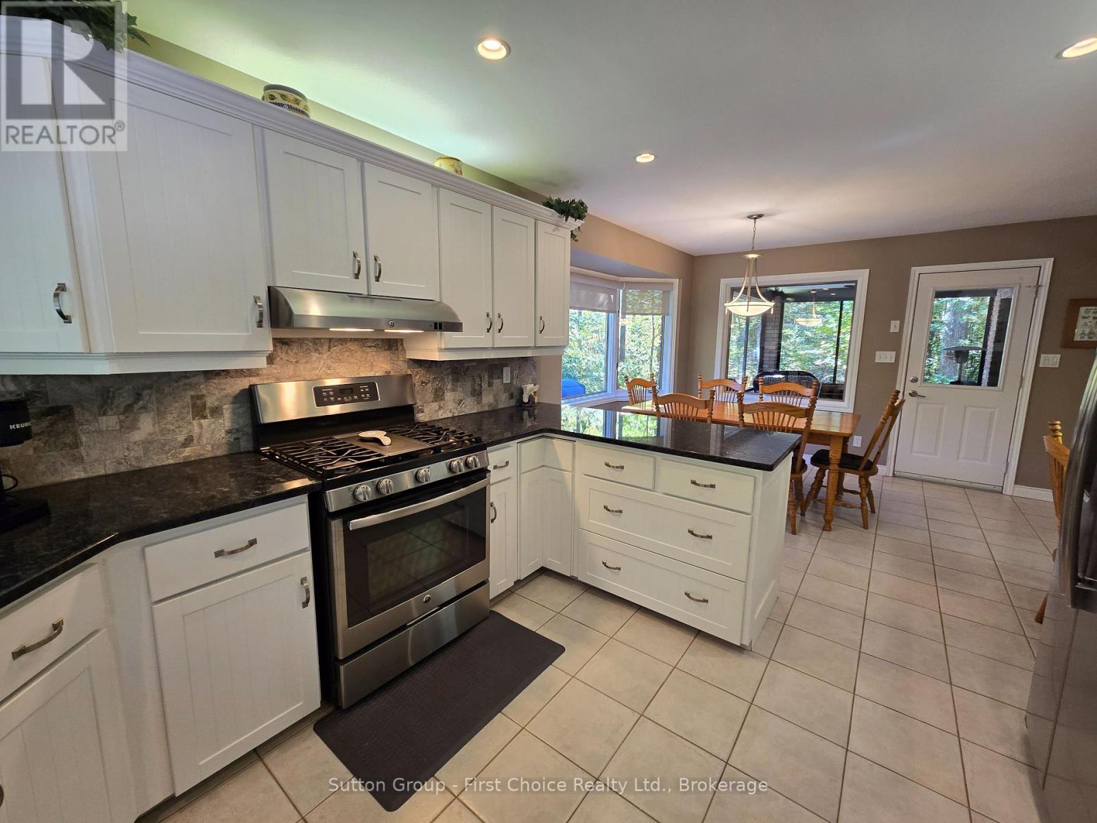 10010 The Trail, Lambton Shores, Ontario  N0M 1T0 - Photo 9 - X13882750