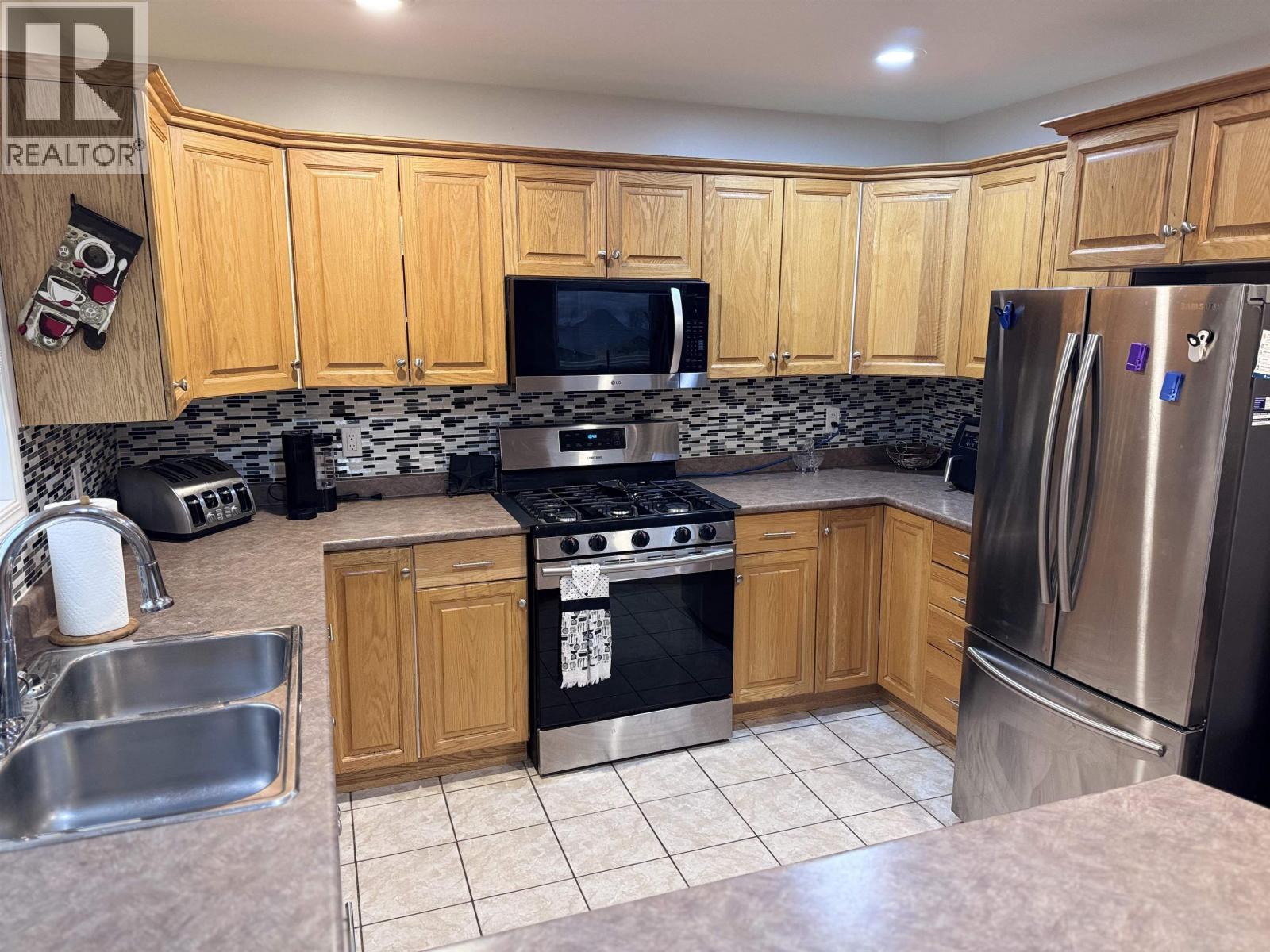 12851 Bens Road, Charlie Lake, British Columbia  V0C 1H0 - Photo 11 - R3174103