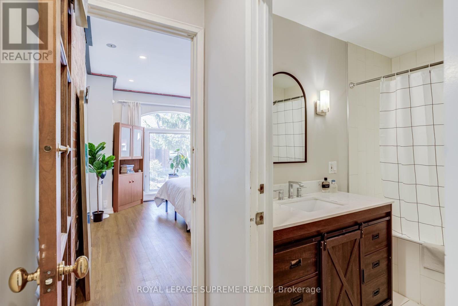 767 Euclid Avenue, Toronto, Ontario  M6G 2V3 - Photo 12 - C13882836