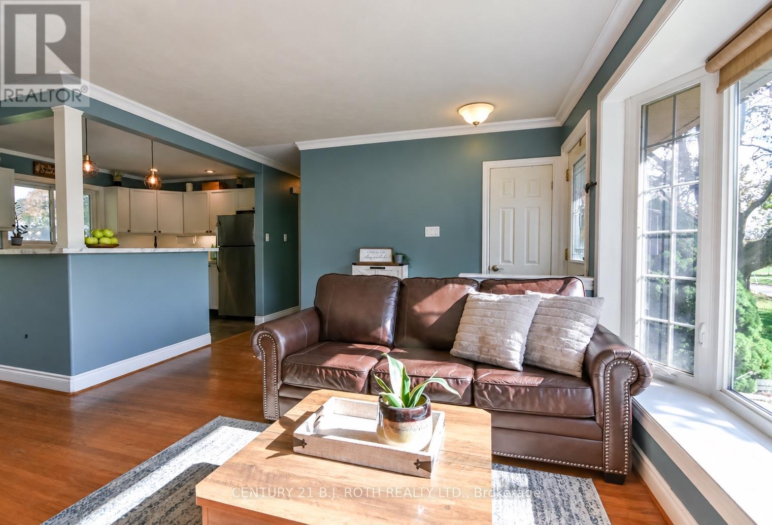 74 Rose Street, Barrie, Ontario  L4M 2T2 - Photo 6 - S13881686