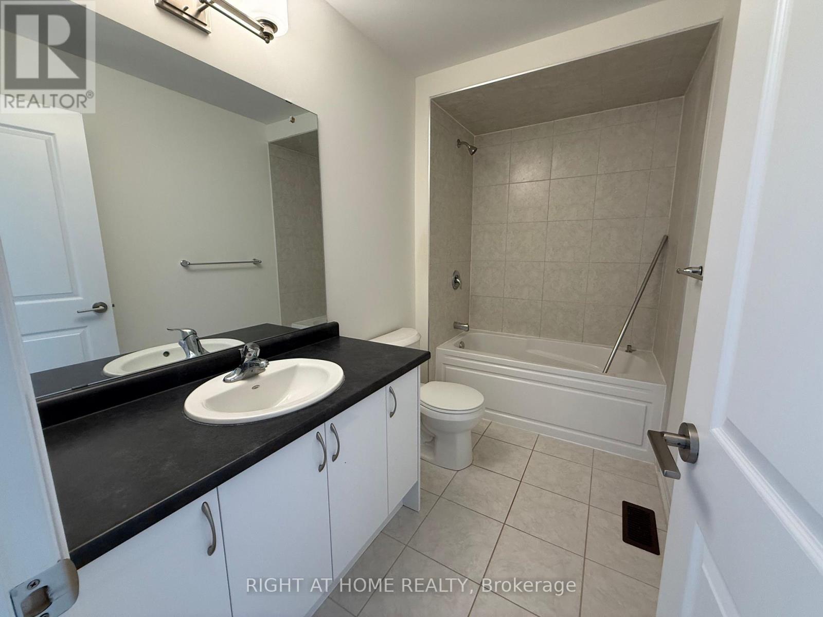 95 Hitchman Street, Brant, Ontario  N3L 0M1 - Photo 3 - X13871916
