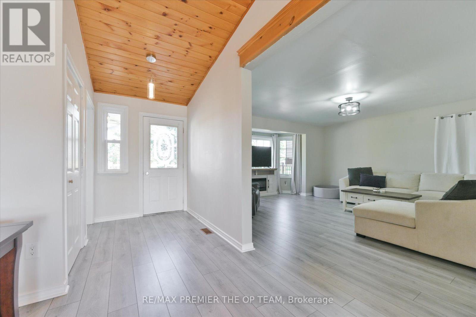 1881 Gilford Road, Innisfil, Ontario  L0L 1R0 - Photo 2 - N13882816