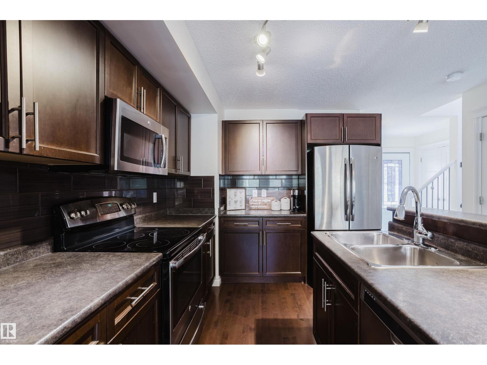 44 HAMILTON CT