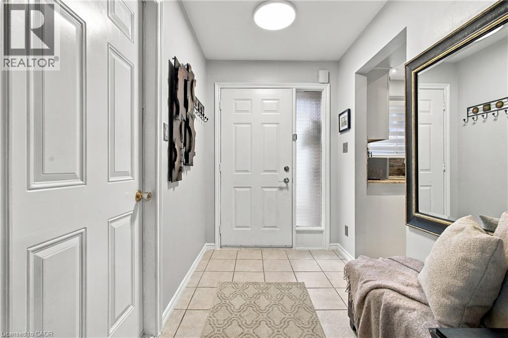 802 Strasburg Road, Kitchener, Ontario  N2E 2Y3 - Photo 5 - 40867588