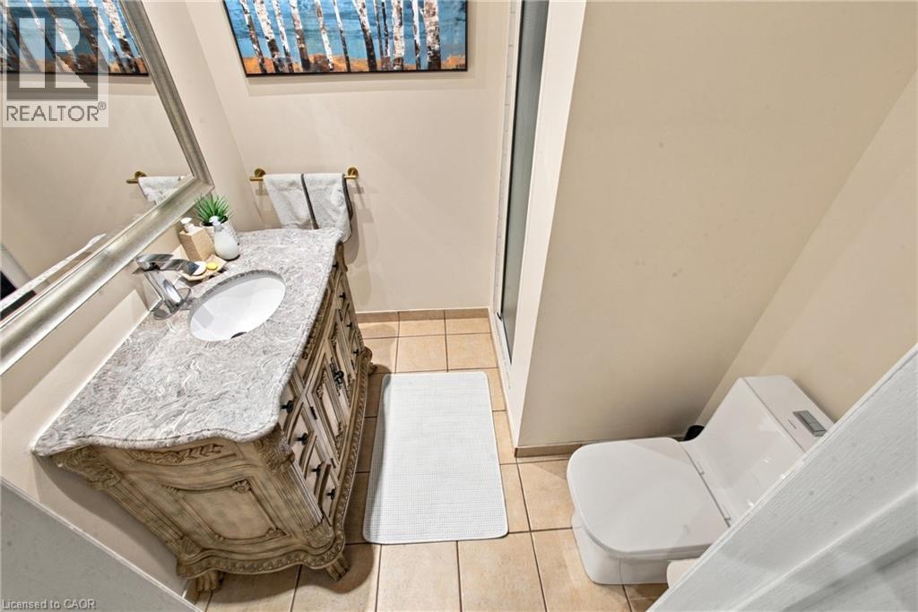 802 Strasburg Road, Kitchener, Ontario  N2E 2Y3 - Photo 27 - 40867588