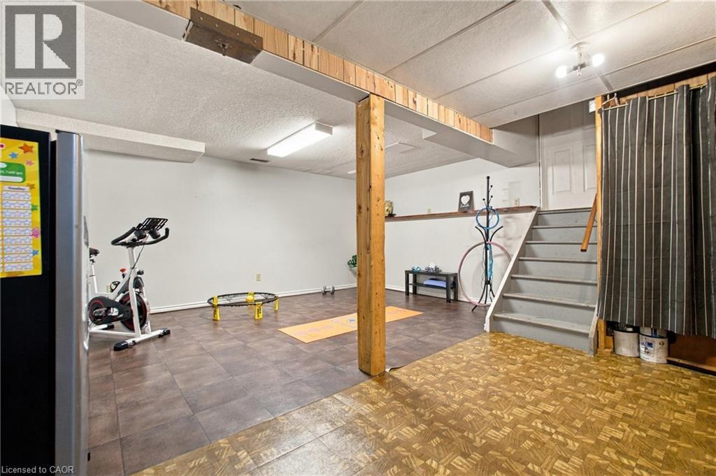 802 Strasburg Road, Kitchener, Ontario  N2E 2Y3 - Photo 28 - 40867588