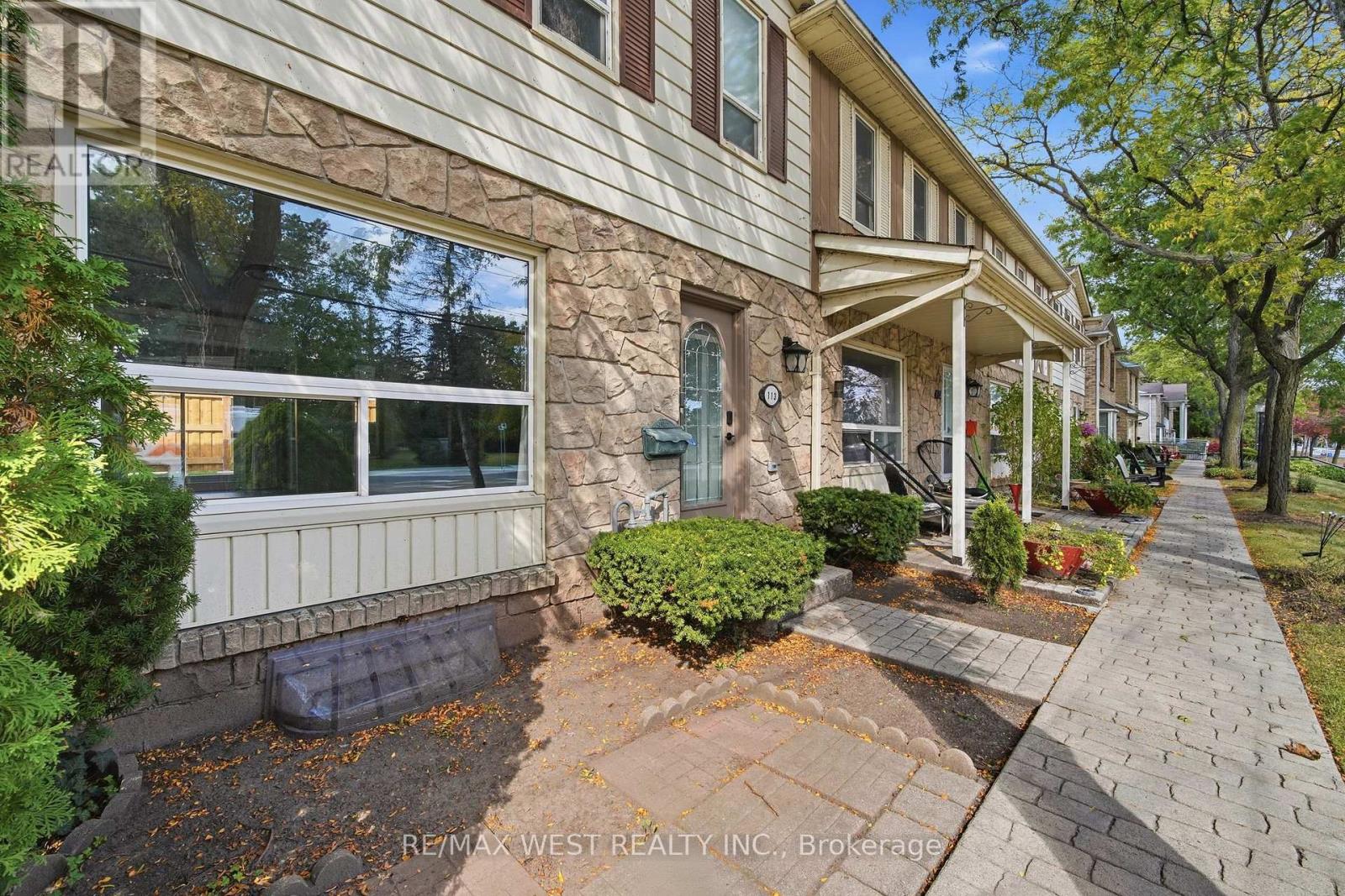 113 - 5475 Lakeshore Road, Burlington, Ontario  L7L 1E1 - Photo 2 - W13882856