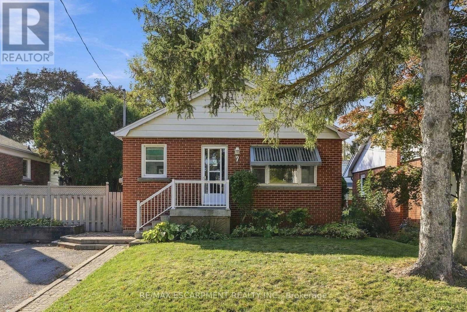 7 SHELDON STREET, Hamilton, Ontario