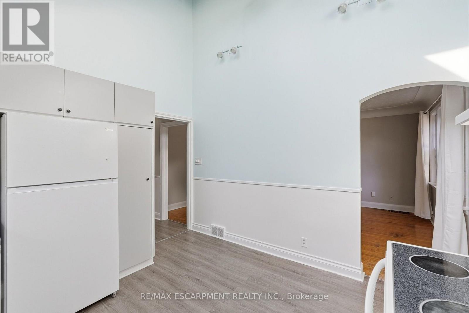 7 Sheldon Street, Hamilton, Ontario  L9H 4P3 - Photo 11 - X13882800