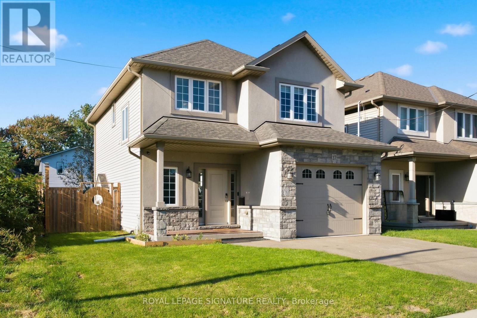 17 Lagoon Avenue, Hamilton, Ontario  L8H 7C4 - Photo 2 - X13882814