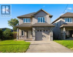17 LAGOON AVENUE, Hamilton, Ontario