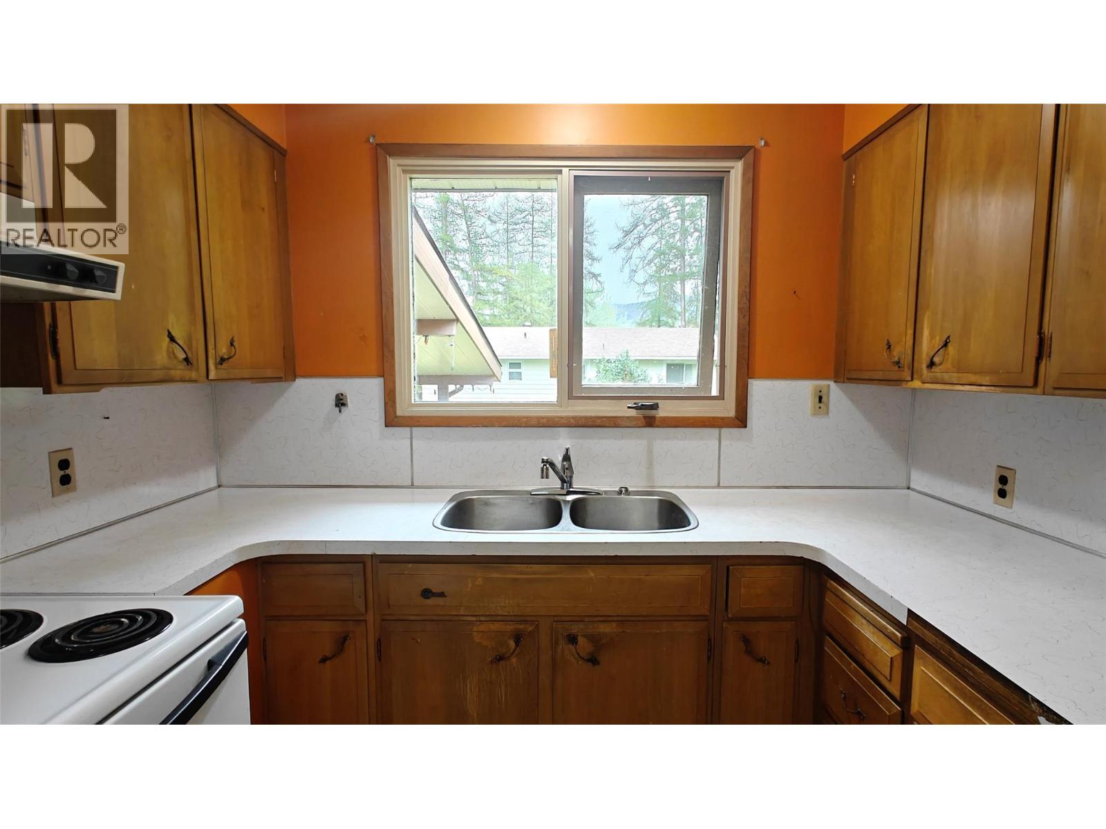 610 7th Avenue, Montrose, British Columbia V0G 1P0 - Photo 14 - 10402300