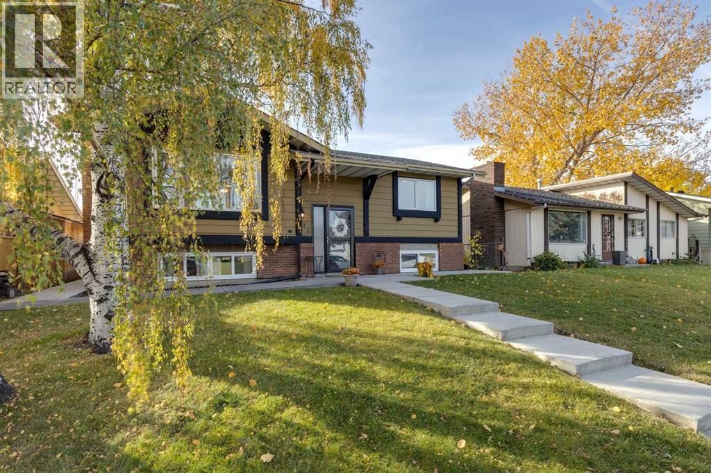 103 Dovercrest Way SE, Calgary, Alberta  T2B 2L8 - Photo 4 - A2348959
