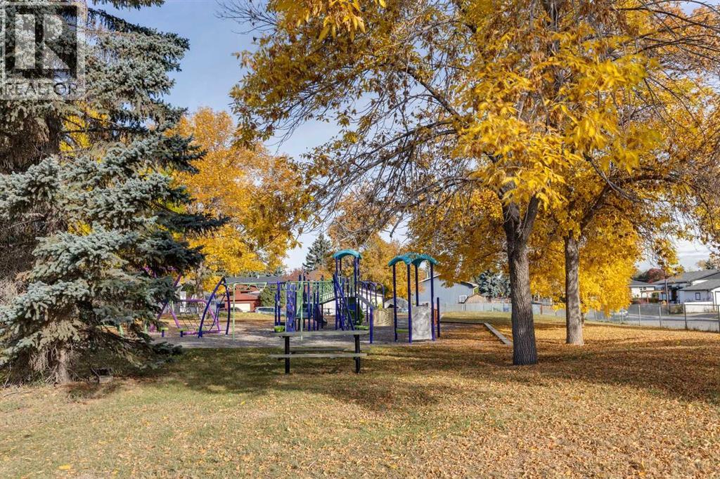 103 Dovercrest Way SE, Calgary, Alberta  T2B 2L8 - Photo 37 - A2348959