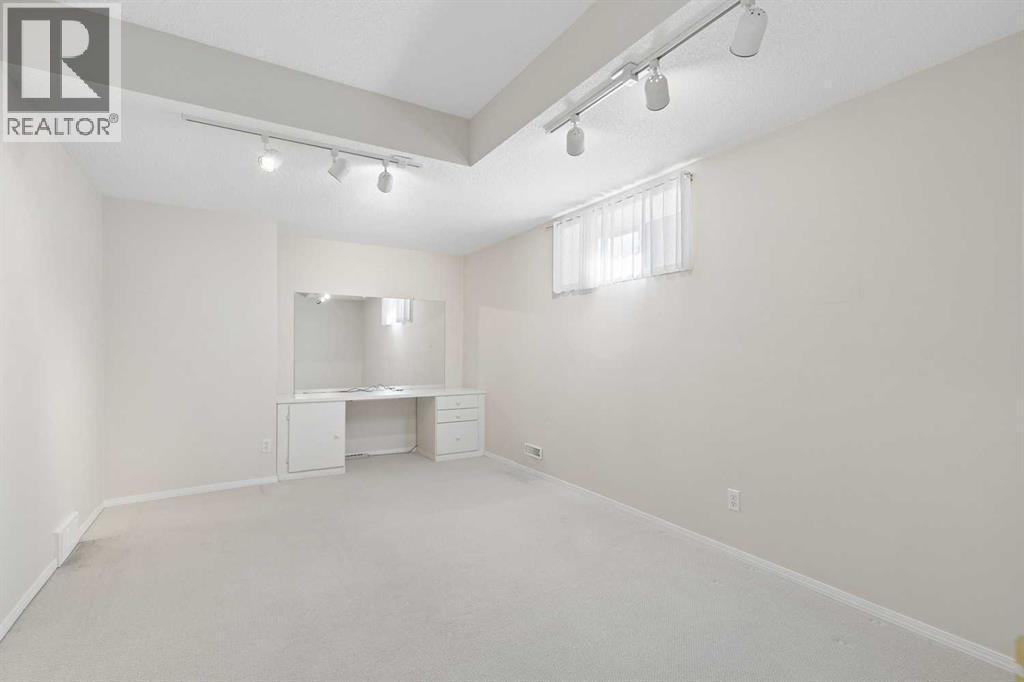 54 Shannon Estates Terrace SW, Calgary, Alberta  T2Y 4C4 - Photo 31 - A2351564