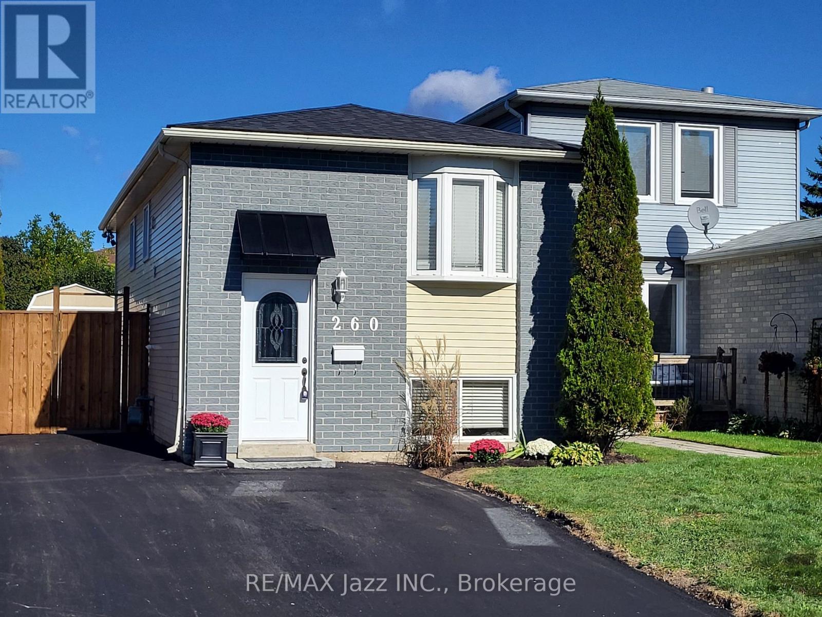 260 Lakeview Park Avenue, Oshawa, Ontario  L1J 7M5 - Photo 1 - E13794126