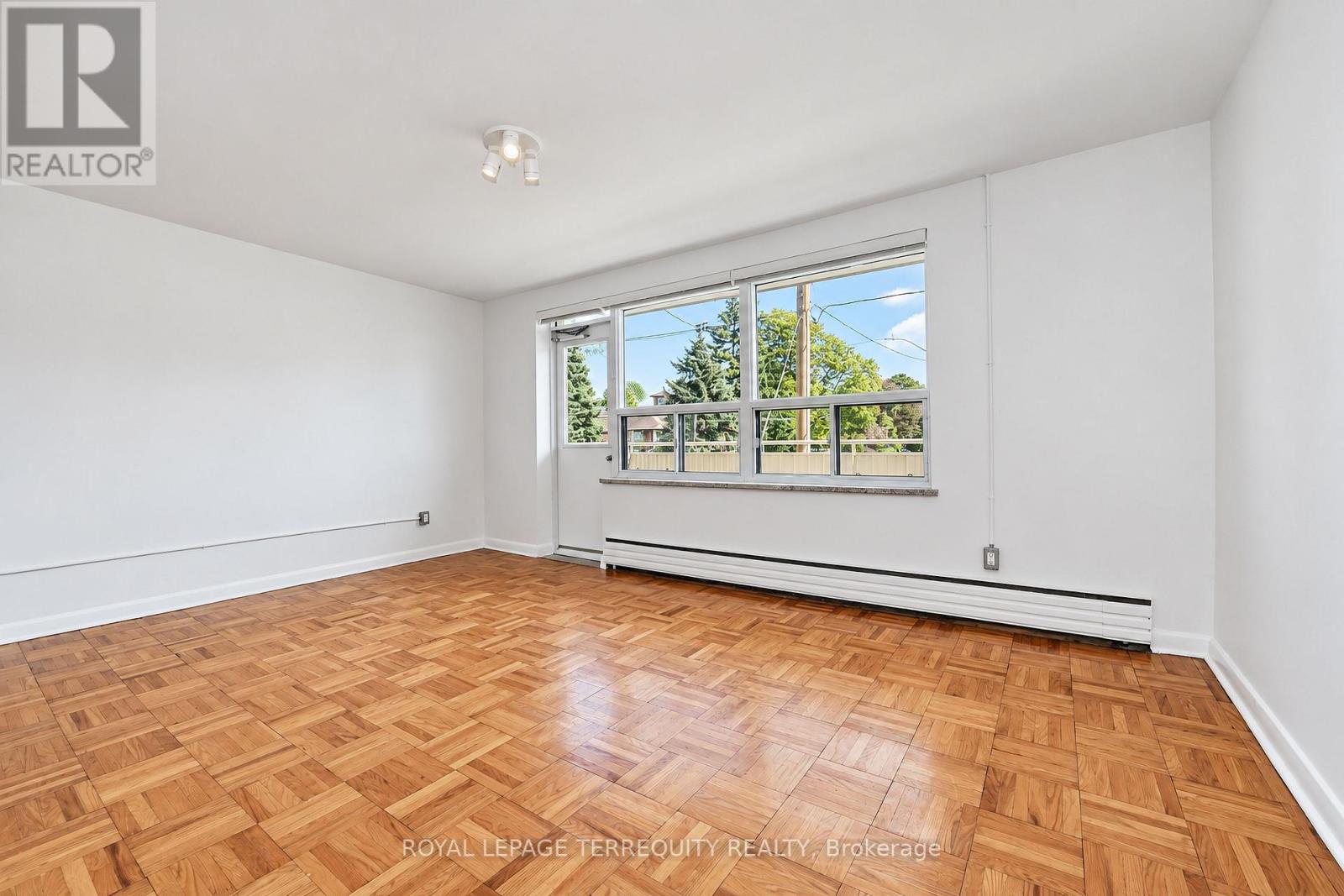 5 - 554 Harvie Avenue, Toronto, Ontario  M6E 4M1 - Photo 3 - W13862458