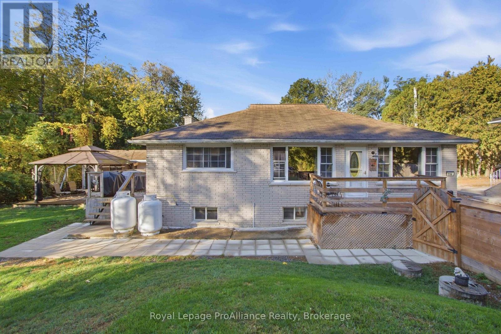 114 Catherine Street, Quinte West, Ontario  K8V 5L1 - Photo 1 - X13882988