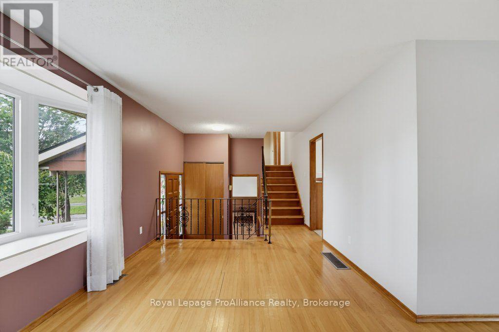 23 Thorncliffe Drive, Belleville, Ontario  K8P 4L3 - Photo 6 - X13883112