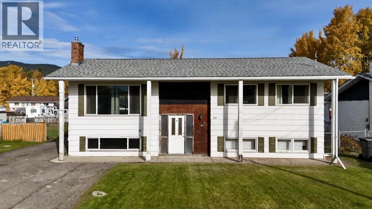 542 DOGWOOD STREET