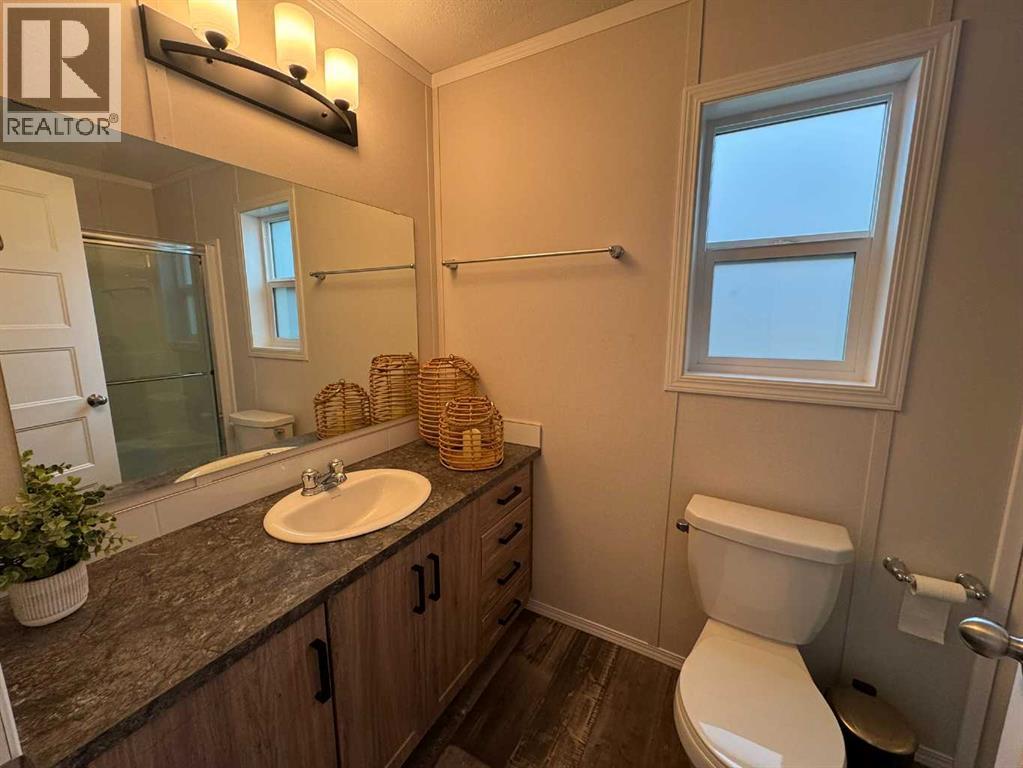 816 5th Avenue, Beaverlodge, Alberta  T0H 0C0 - Photo 12 - A2291419