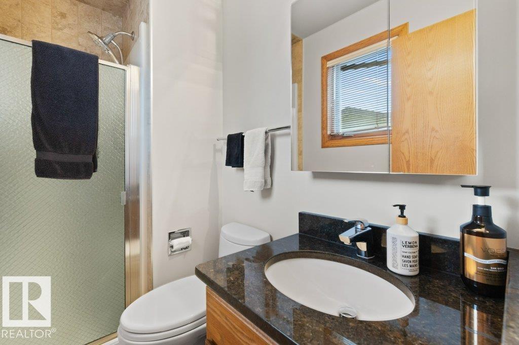 21 LORNE CR