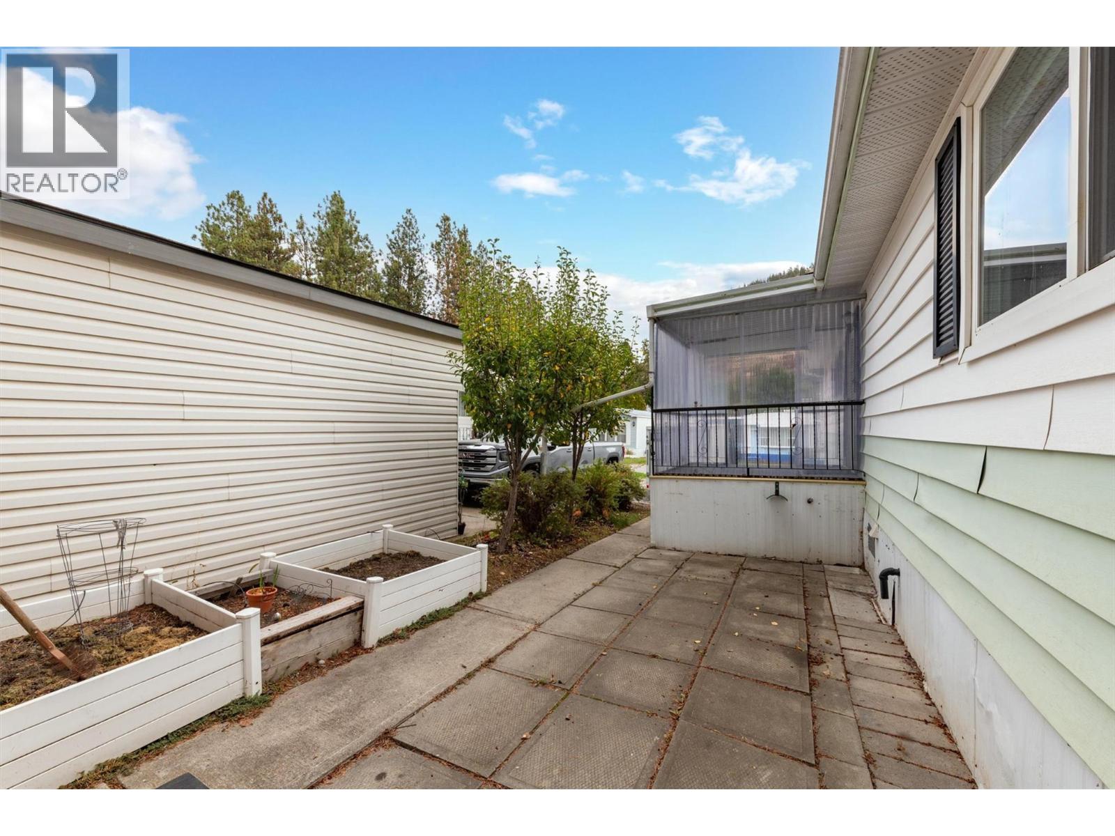 1929 97 Highway S Unit# 29