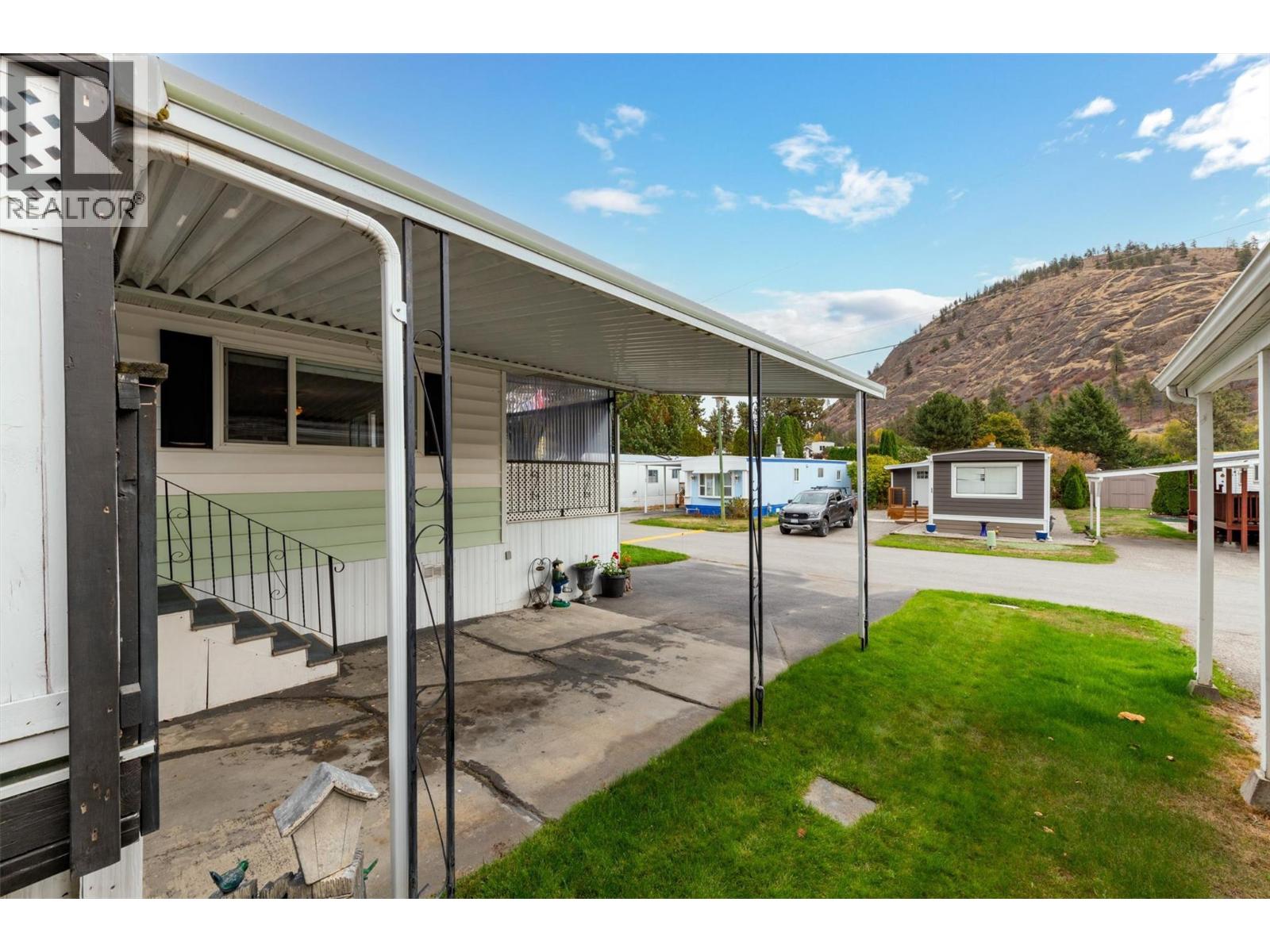 1929 97 Highway S Unit# 29