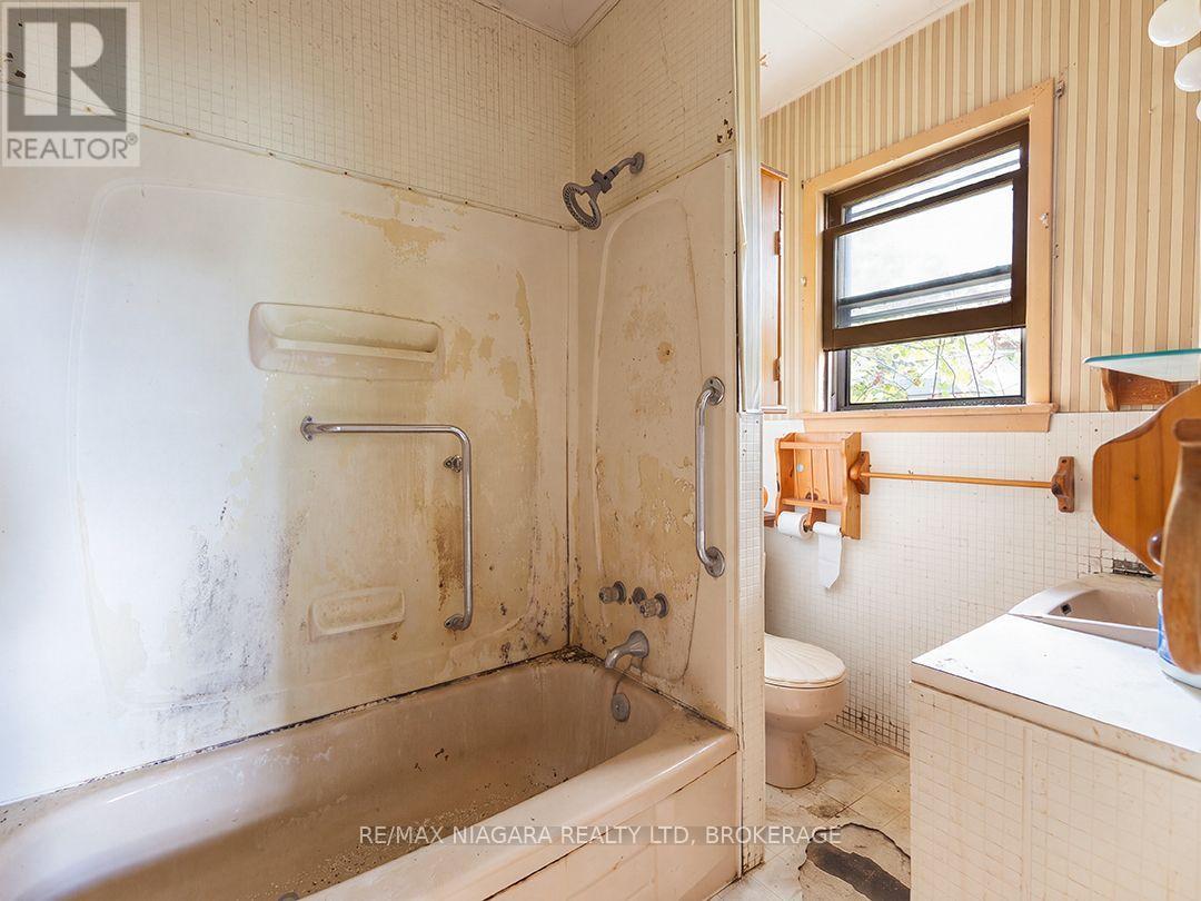 244 Charlotte Street, Port Colborne, Ontario  L3K 3E6 - Photo 11 - X13882994