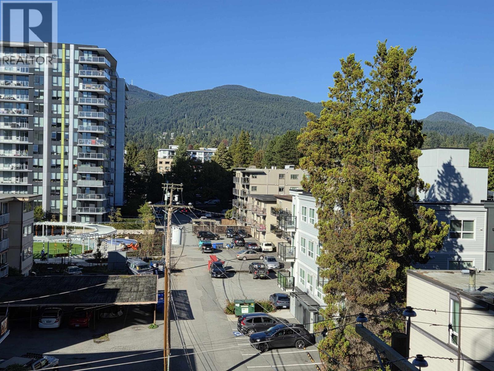 303 150 E 15th Street, North Vancouver, British Columbia  V7L 4N9 - Photo 2 - R3174209