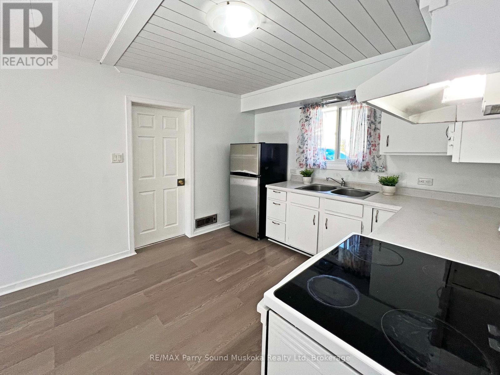 15 Church Street, Parry Sound, Ontario  P2A 1Y2 - Photo 12 - X13883000