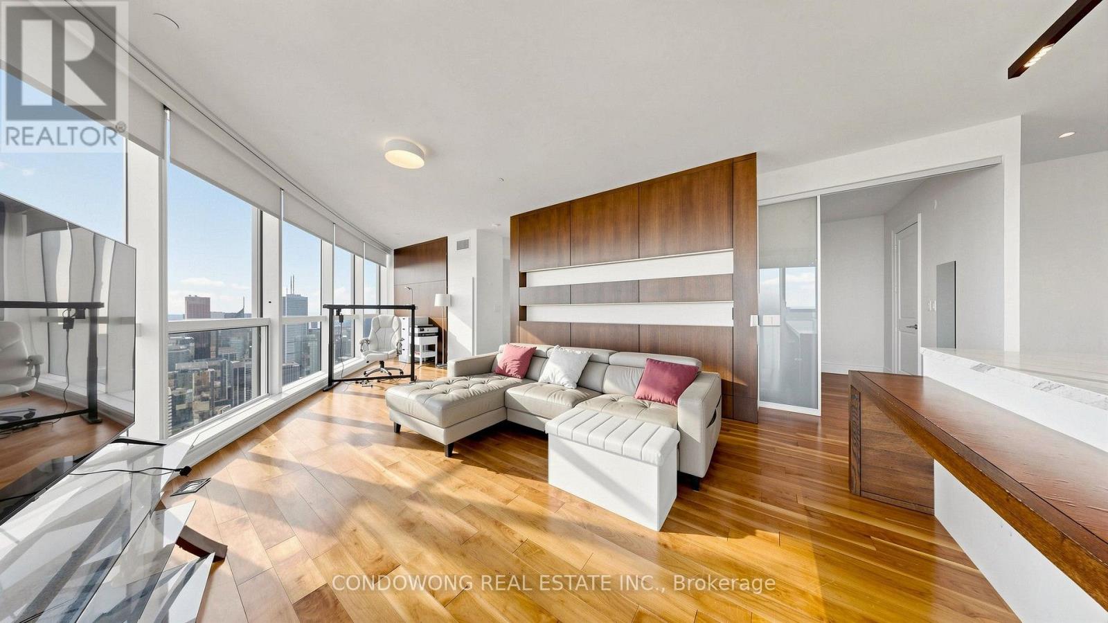 7507 - 388 YONGE STREET, Toronto, Ontario