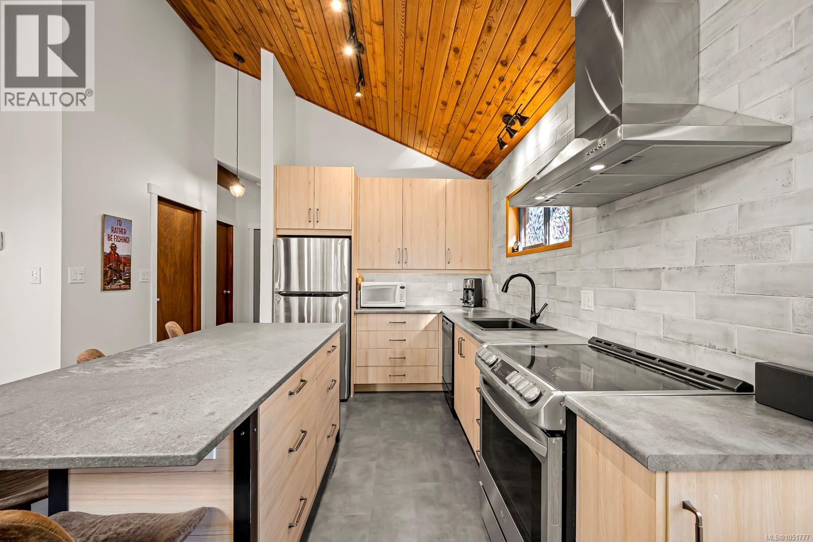 893 Clinton Wood Crt