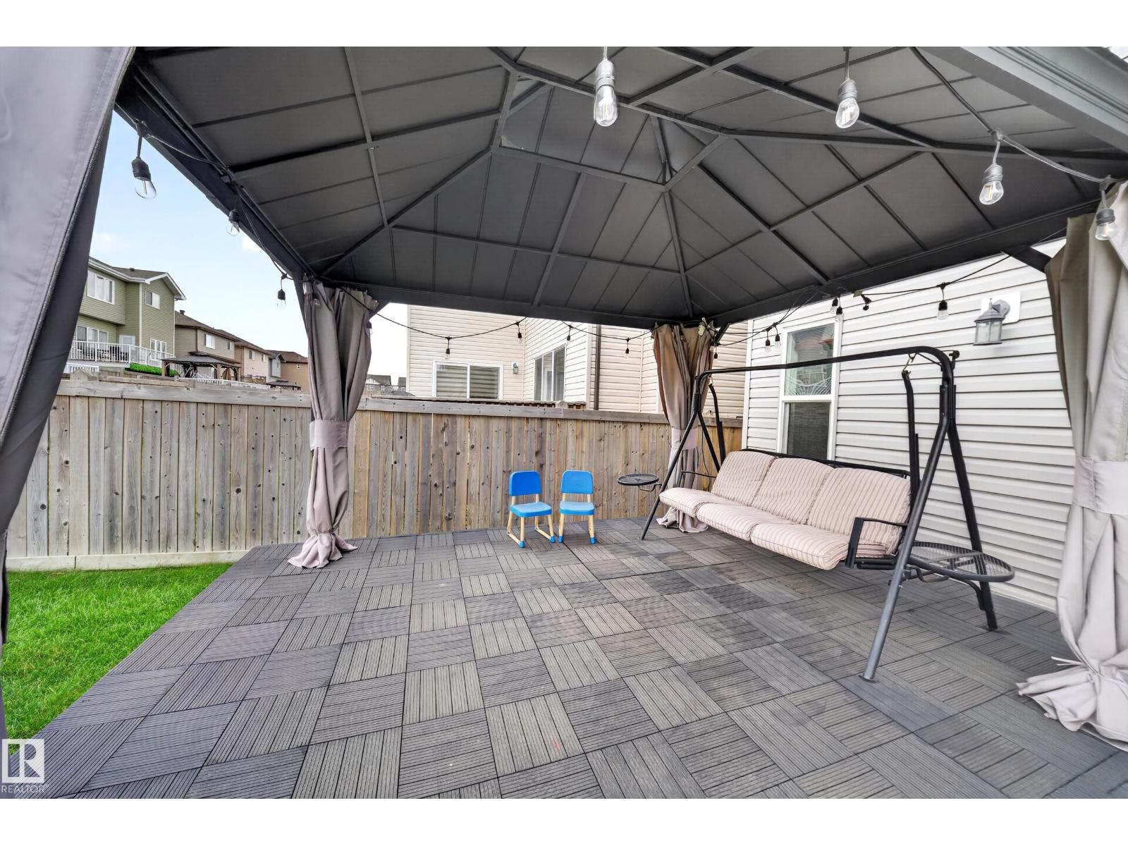 163 52 ST SW