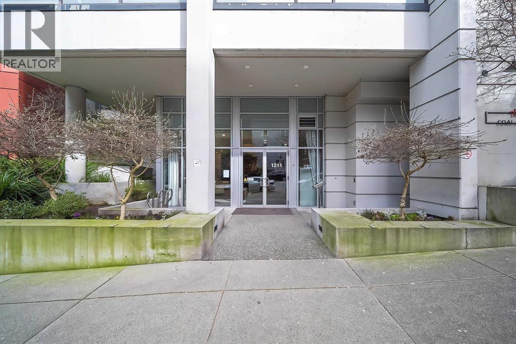 303 1211 Melville Street, Vancouver, British Columbia  V6E 0A7 - Photo 2 - R3172664