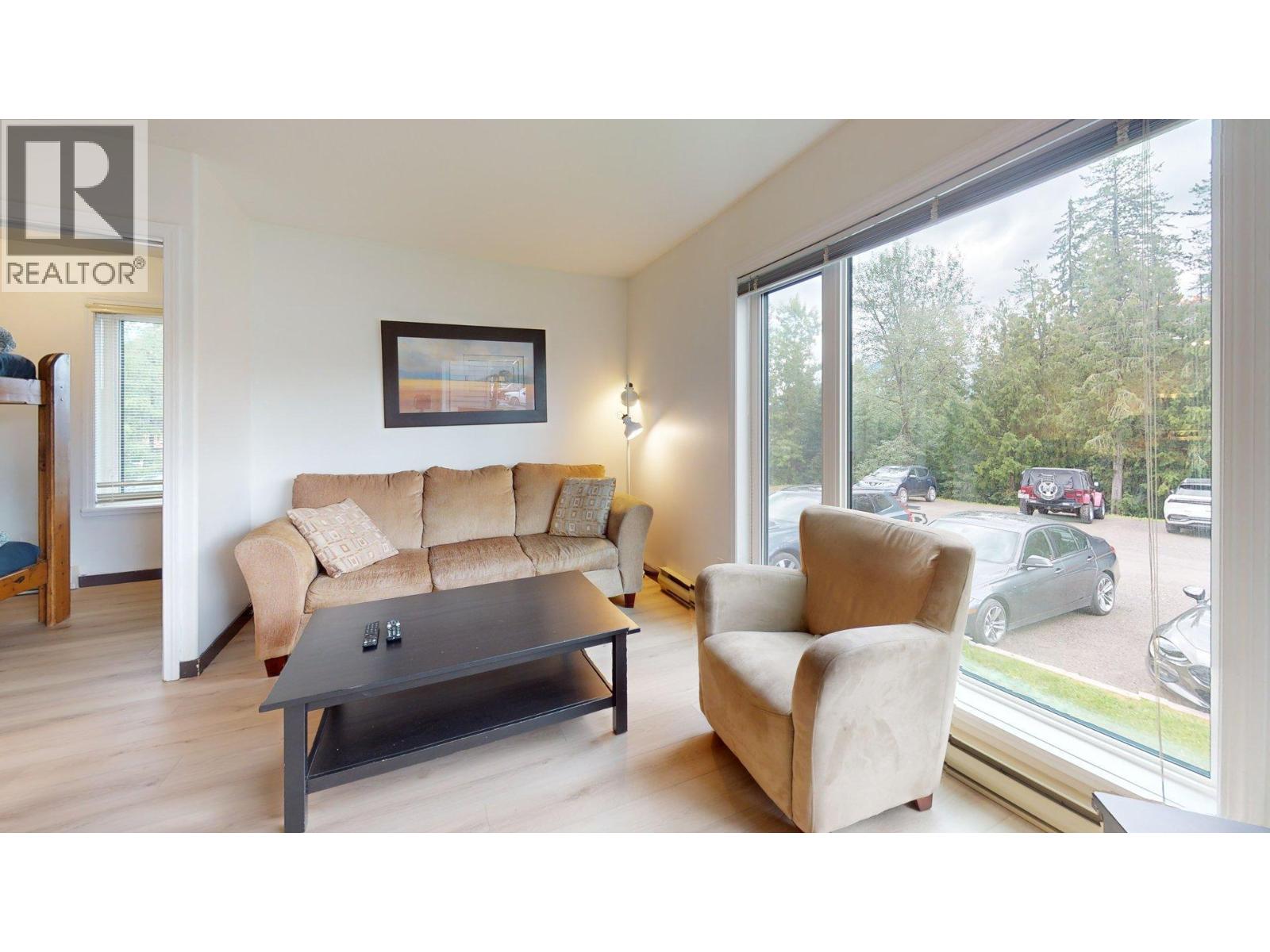 101-4559 Timberline Crescent