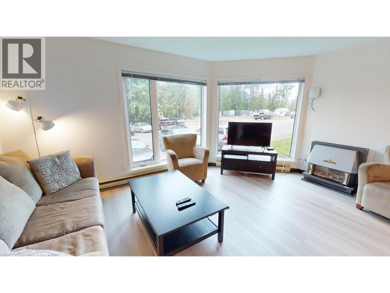 101-4559 Timberline Crescent