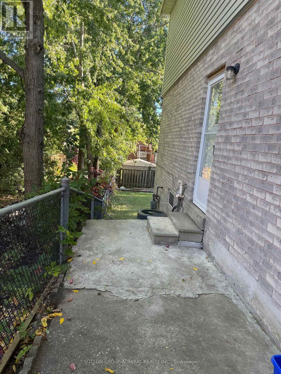 29 Bingham Street, Richmond Hill, Ontario L4C 8Y7 - Photo 2 - N13883028