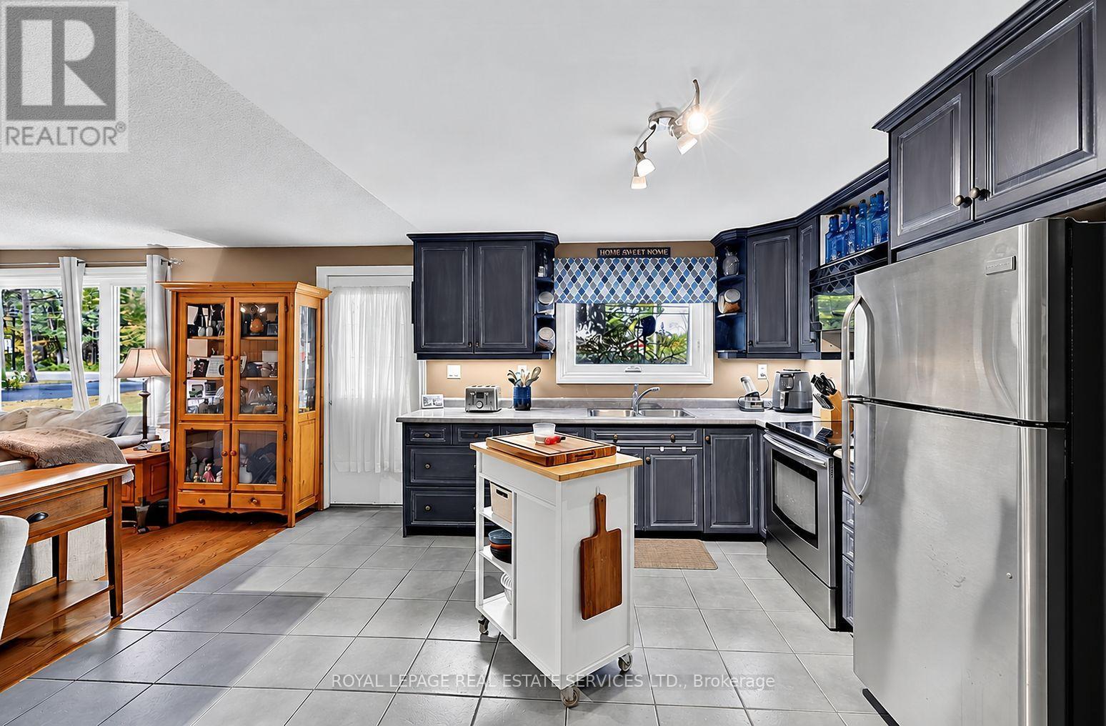 1687 River Road W, Wasaga Beach, Ontario  L9Z 2S2 - Photo 6 - S13883076