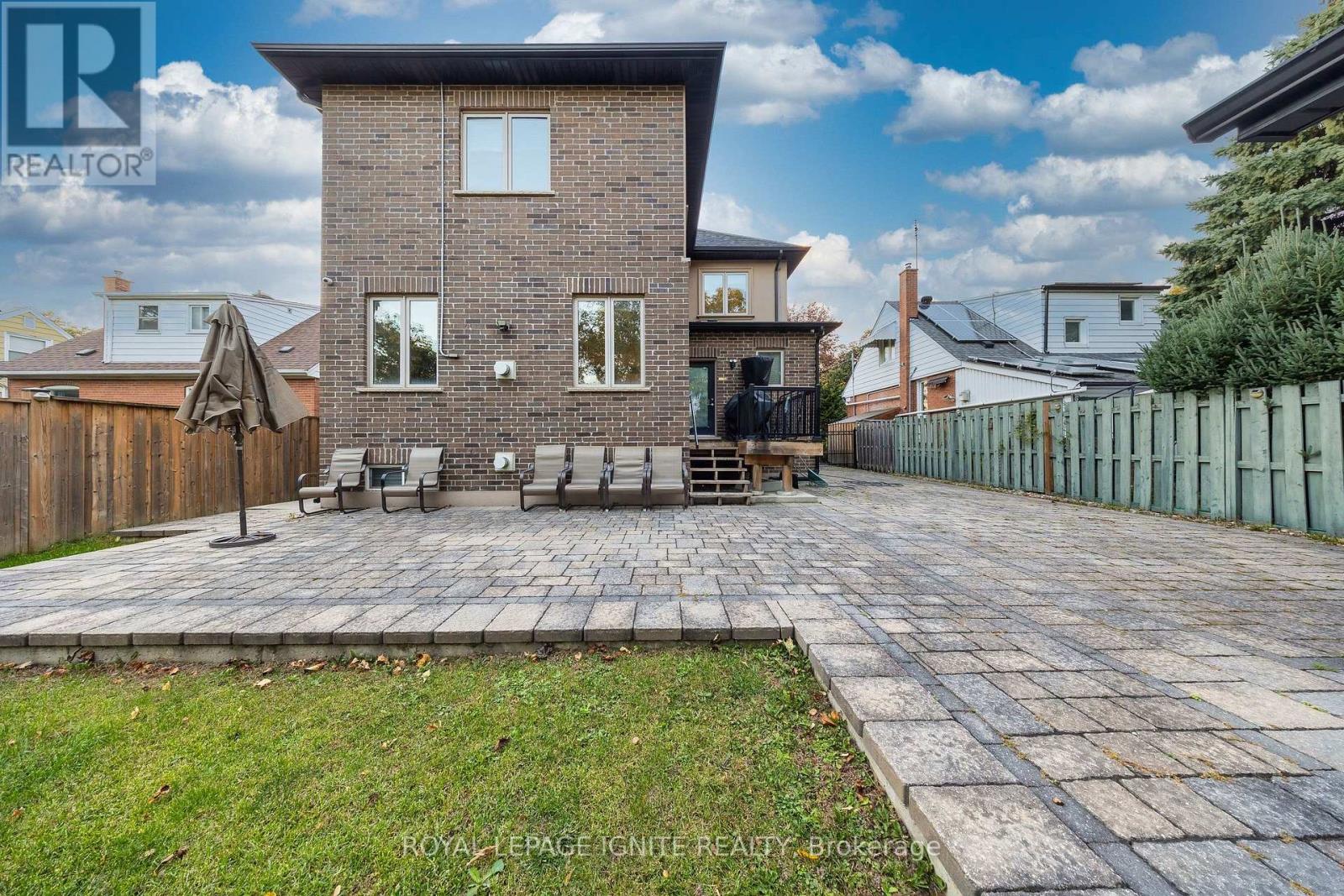 31 Jodphur Avenue, Toronto, Ontario  M9M 2J3 - Photo 10 - W13882980