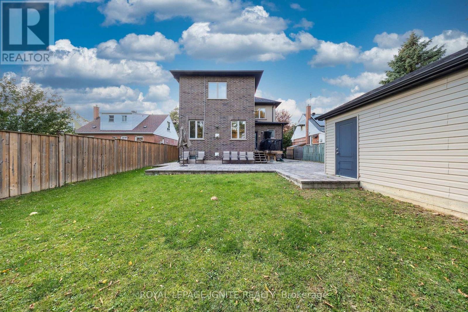 31 Jodphur Avenue, Toronto, Ontario  M9M 2J3 - Photo 9 - W13882980