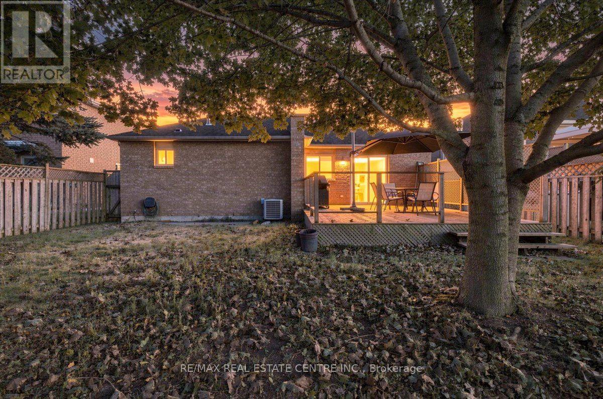 22 Birchway Place, Halton Hills, Ontario  L7J 2X4 - Photo 34 - W13883062