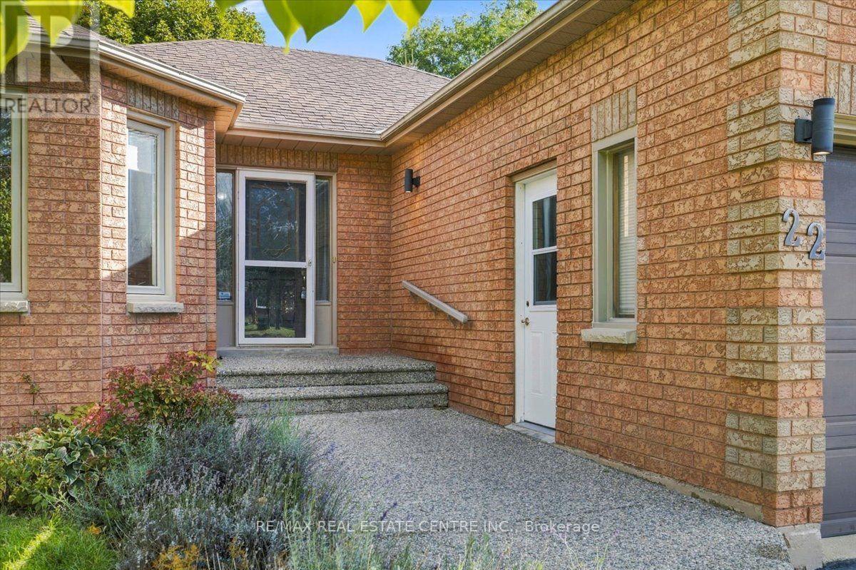 22 Birchway Place, Halton Hills, Ontario  L7J 2X4 - Photo 4 - W13883062